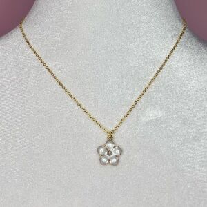 HOMEMADE White Flower Necklace with Gold Chain